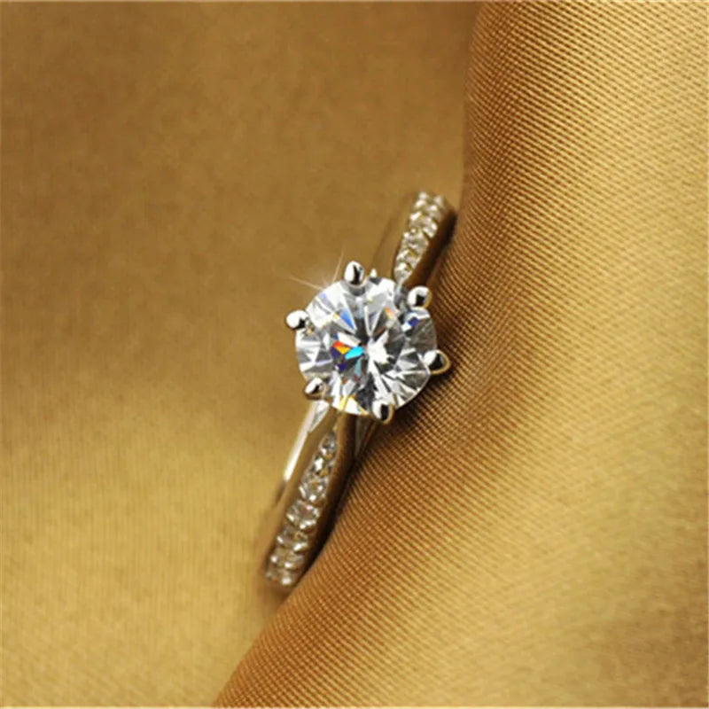 Anillo CC para Mujer  Plata Chapada con Circonita Cúbica Redonda para Boda y Compromiso
