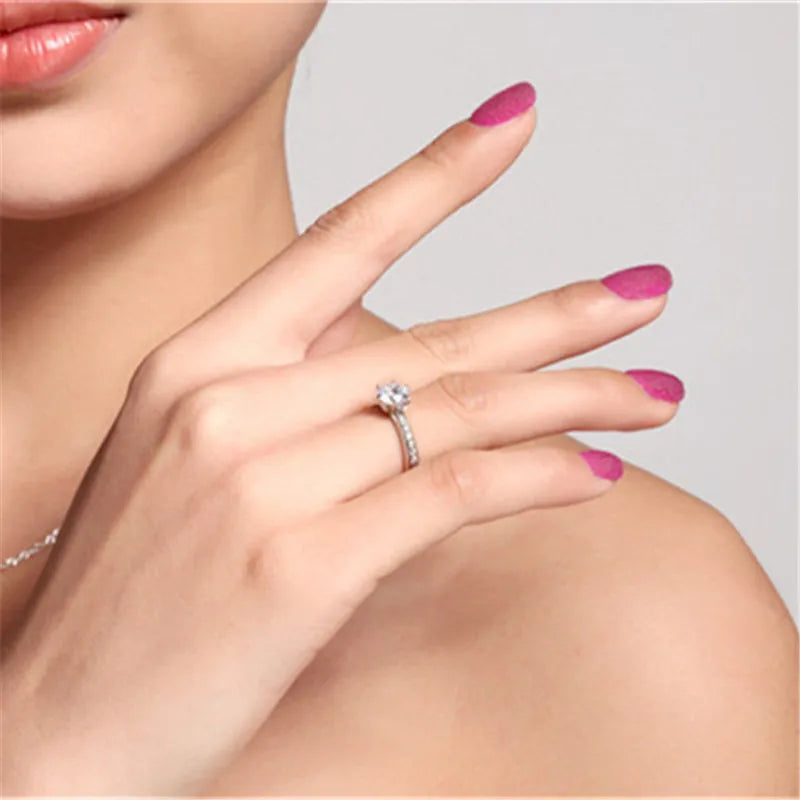 Anillo CC para Mujer  Plata Chapada con Circonita Cúbica Redonda para Boda y Compromiso