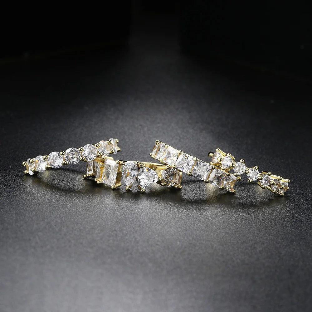 Anillo Apilable Minimalista para Mujer Diseño Geométrico en Oro con Circonita