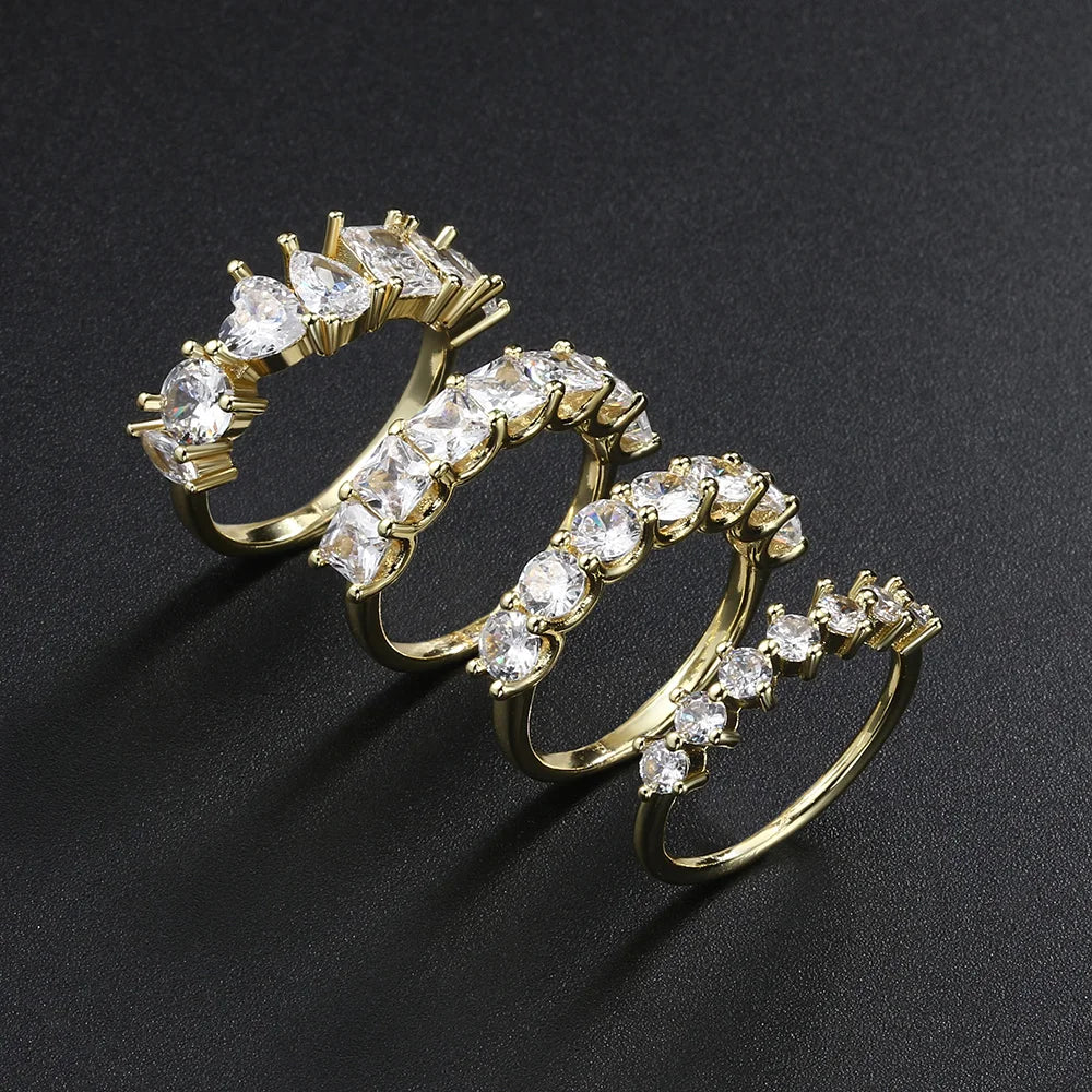 Anillo Apilable Minimalista para Mujer Diseño Geométrico en Oro con Circonita